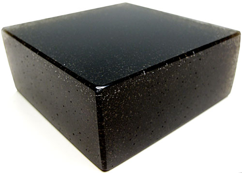 Earth Tone, Black glass