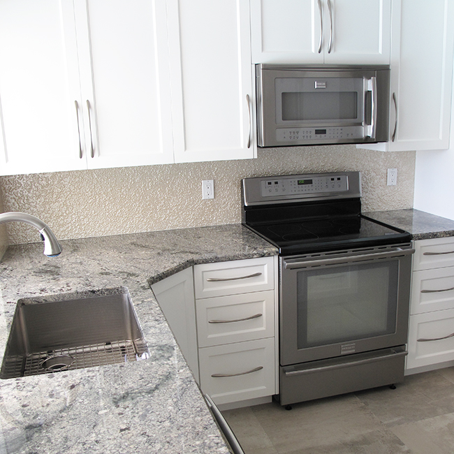 kitchen glass backsplash